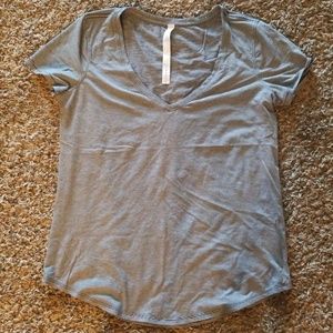 Lululemon Love Tee V- Size 8- NWOT